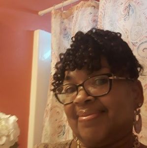 Meet your Posher, Cynthia